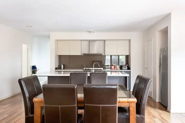 5br Luxury House 20 Min To Cbd Spacious Living - Mutfak