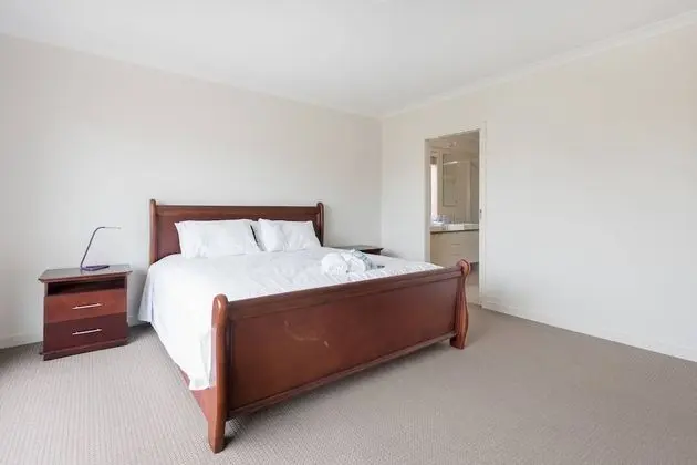 5br Luxury House 20 Min To Cbd Spacious Living - Oda