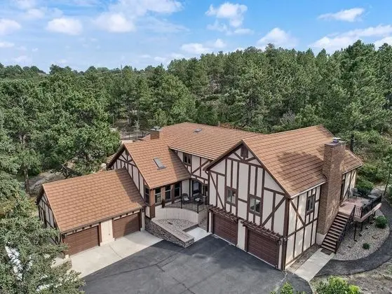5BR Poe Manor Entertain,hot Tub+has Everything! - 1