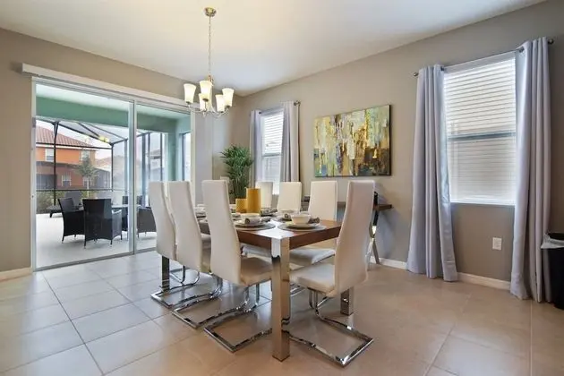 5BR Pool Home w Gameroom - Mutfak