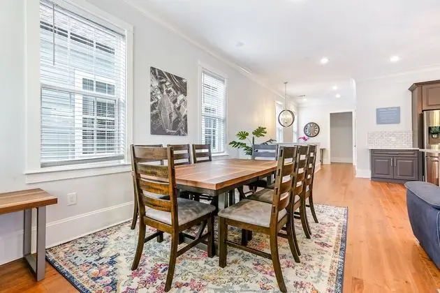 5BR Steps to St. Charles by Hosteeva