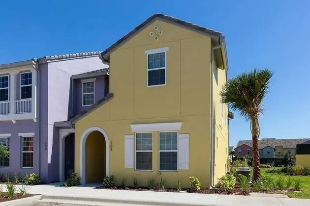 5BR Town Home in Festival