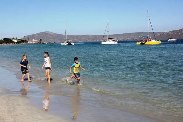 6 Barefootin Self catering