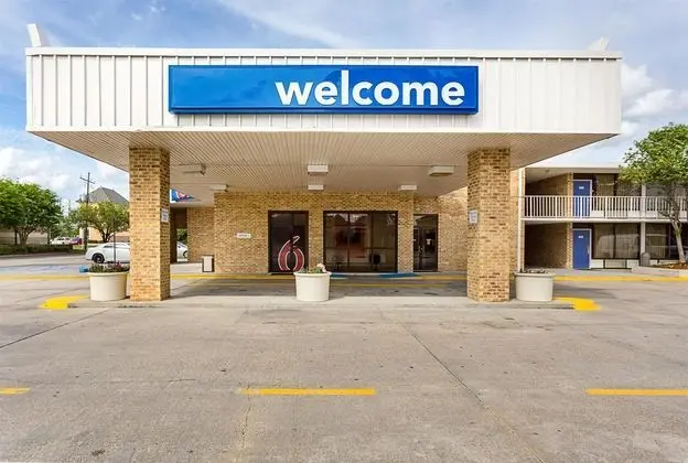 Motel 6 Baton Rouge Southeast - Genel