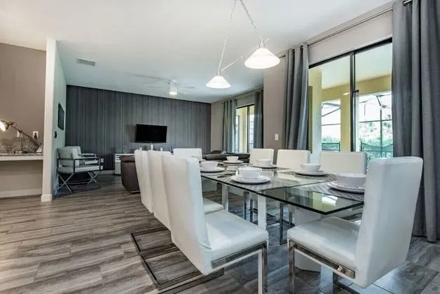 6 Bdrm 5 Bath in Solterra Resort - Oda