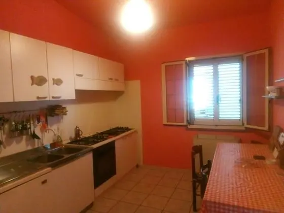 6-bed Room for Rent With Private Bathroom - Molise - Oda Düzeni