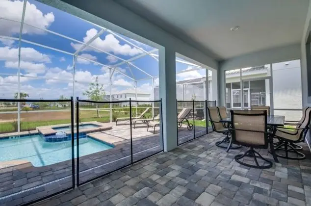 6 Bedroom 5 Bathroom 9045hs