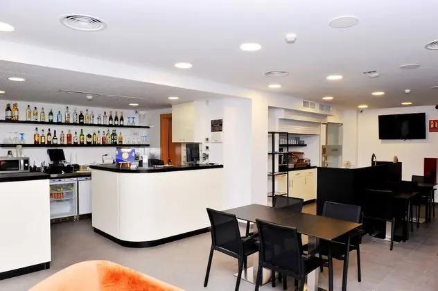 Hotel 6 Bis - Lobi