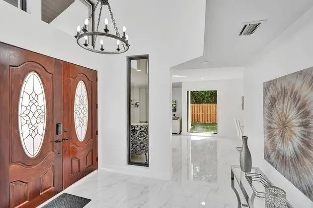 6 BR Home with Heated Pool & Golf View - Lobi