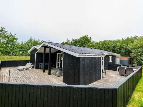 6 Person Holiday Home on a Holiday Park in Fanø