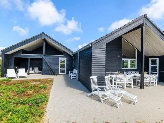6 Person Holiday Home on a Holiday Park in Fanø