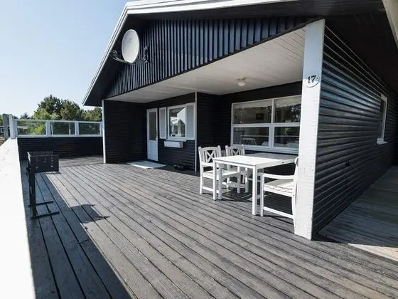 6 Person Holiday Home on a Holiday Park in Fanø