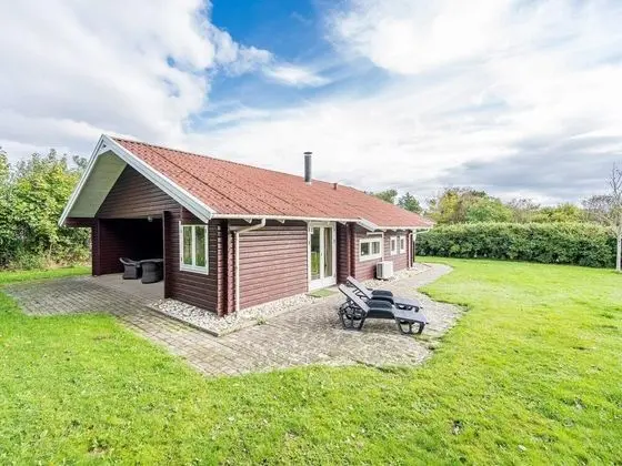6 Person Holiday Home on a Holiday Park in Hemmet