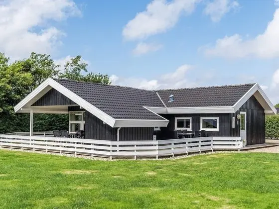 6 Person Holiday Home on a Holiday Park in Hemmet