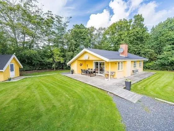 6 Person Holiday Home on a Holiday Park in Hemmet