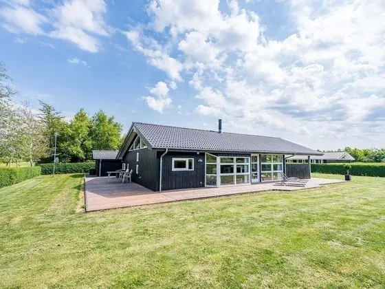 6 Person Holiday Home on a Holiday Park in Hemmet