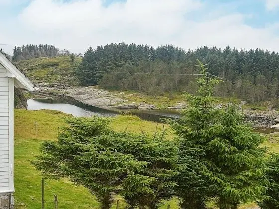 6 Person Holiday Home in Bakkasund