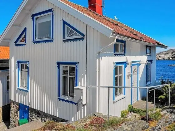 6 Person Holiday Home in Gullholmen