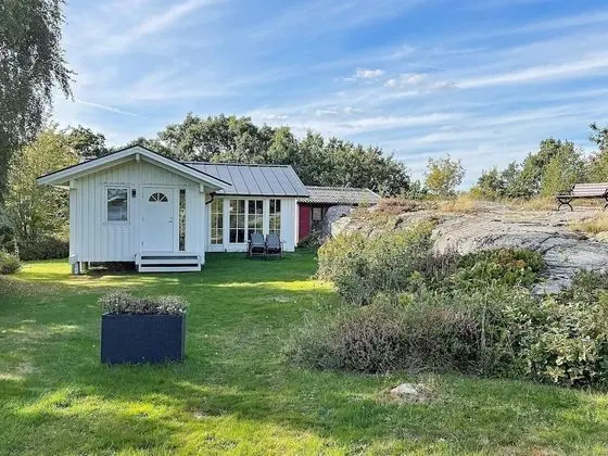 6 Person Holiday Home in Hakenäset