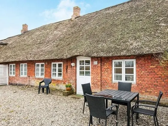 6 Person Holiday Home in Højer