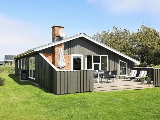 6 Person Holiday Home in Løkken