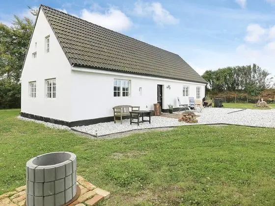 6 Person Holiday Home in Løkken