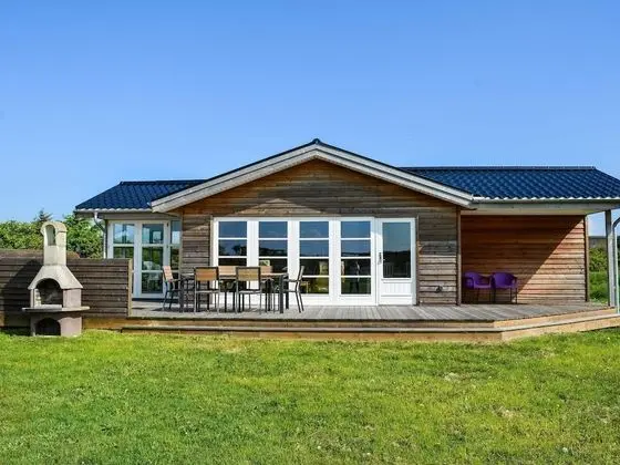 6 Person Holiday Home in Løkken