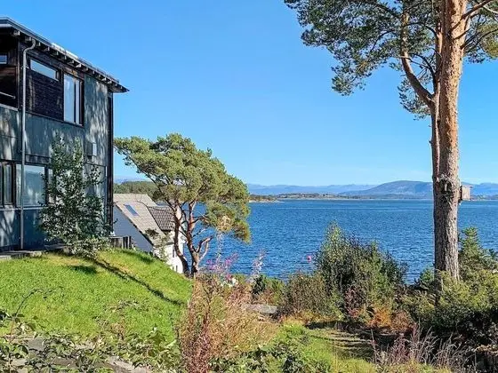 6 Person Holiday Home in Mosterhamn