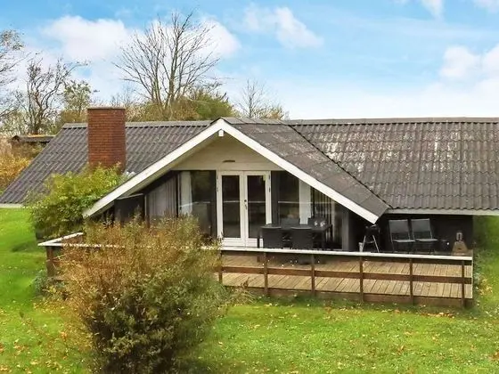 6 Person Holiday Home in Roslev