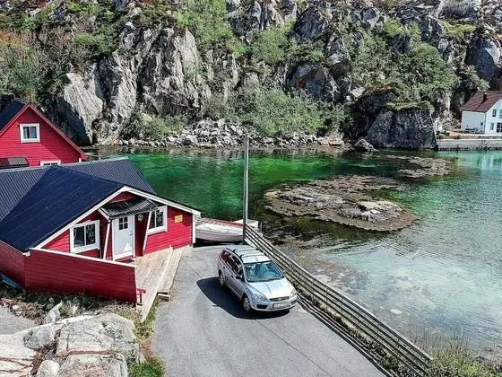 6 Person Holiday Home in Rubbestadneset