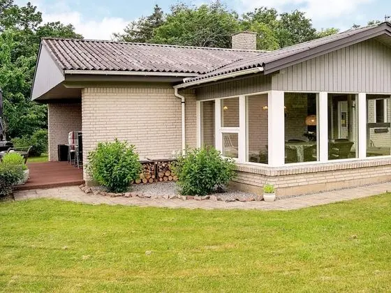 6 Person Holiday Home in Spøttrup