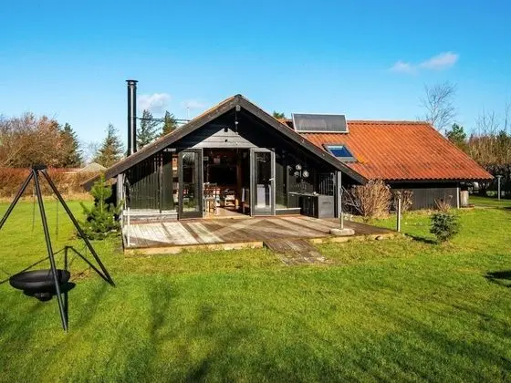 6 Person Holiday Home in Ulfborg