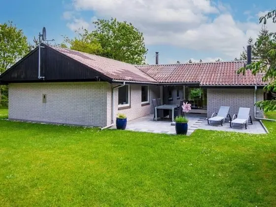 6 Person Holiday Home in Ulfborg
