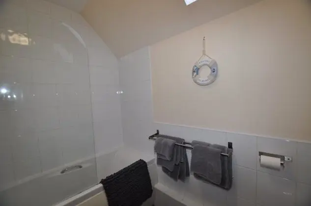 6 Varis Apartments - Lobi