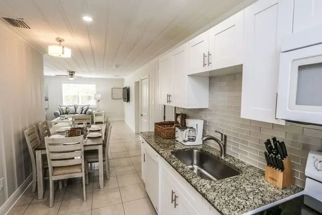 6050 Estero Blvd Villa B - Mutfak