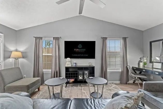 6100 Pinetree Ave - Dış Mekan