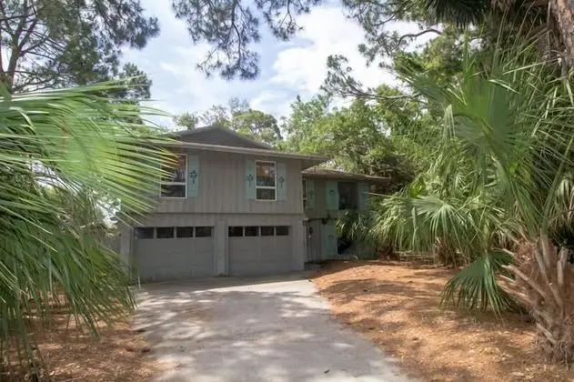 613 Dolphin Annex