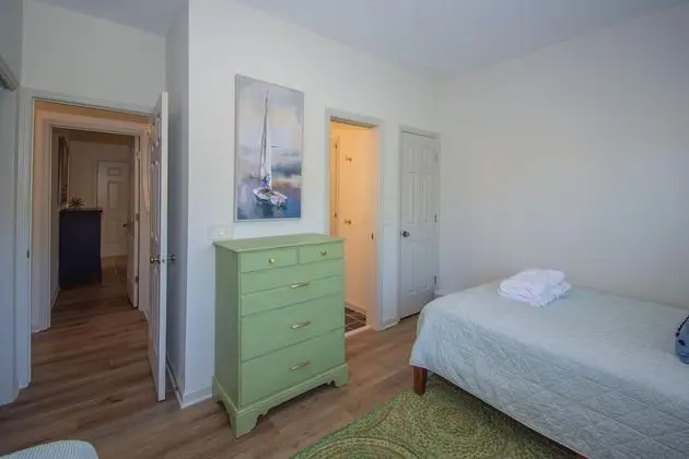 619 Porpoise Circle - Oda