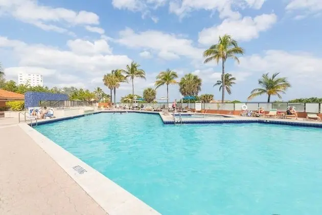 623 Ocean View Hollywood Beach - Havuz