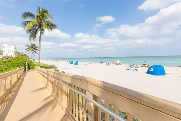 636 Ocean View Hollywood Beach