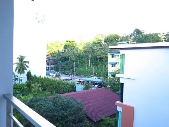 639 2 Bedroom Contemporary Teak Wood Patong Beach