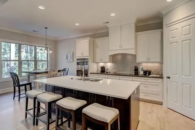 68 Shell Ring Rd. at The Sea Pines Resort - Mutfak