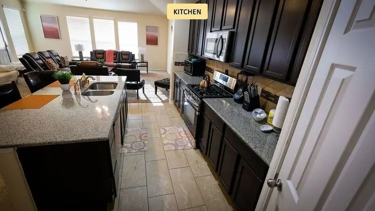 6Bdrm 2.5Bath 10Beds - Rosenberg - Mutfak