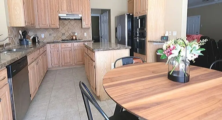 6Bdrm 3.5Bath 14Beds - 2 Story Houston - Mutfak