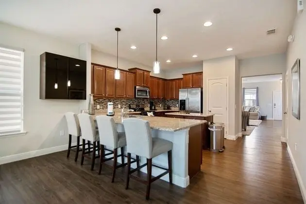 6BR 5BA Solterra Pool Home - Mutfak