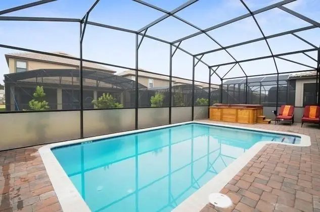 6BR 6BA Villa In ChampionsGate - Havuz