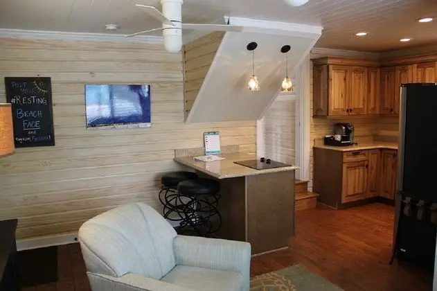 6West Beach Cottages - Oda