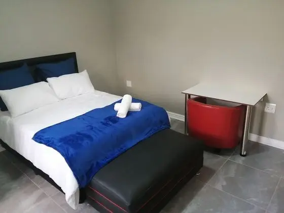 7 Amery Crescent Guesthouse