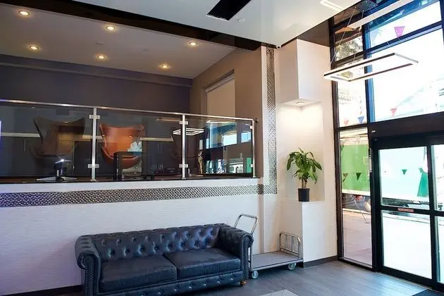 7 Days Hotel Bronx - Lobi