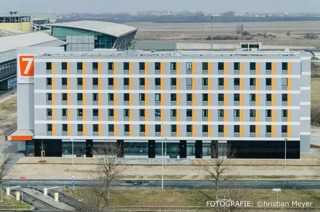 7 Days Premium Hotel Leipzig - Airport - Dış Mekan